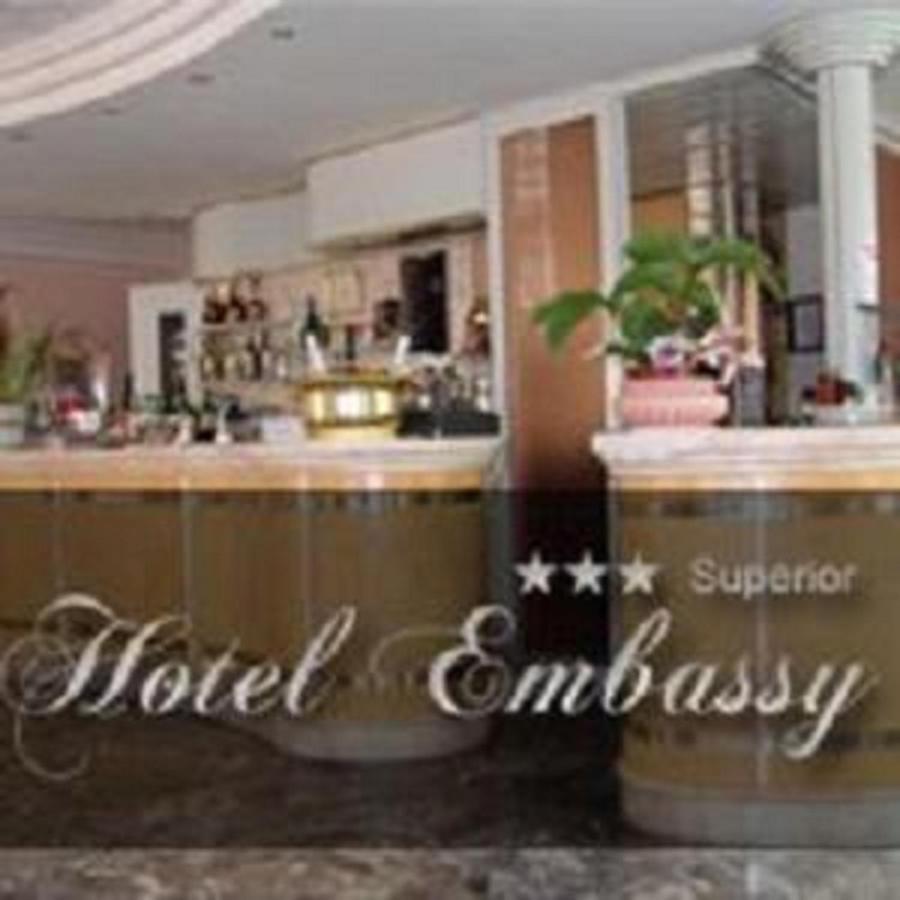 צ'סנטיקו Hotel Embassy מראה חיצוני תמונה